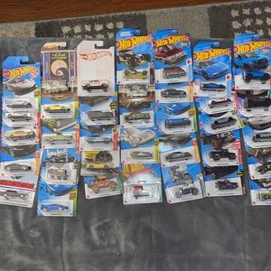 35 Hot wheels Brand new